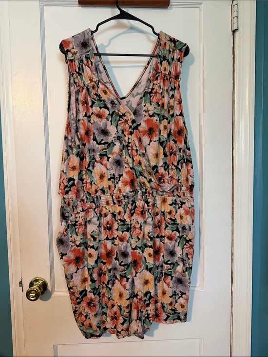 Maurices Dresses & Skirts - Maurices Floral V-Neck Sleeveless Summer Romper in Multi-Color size 2X